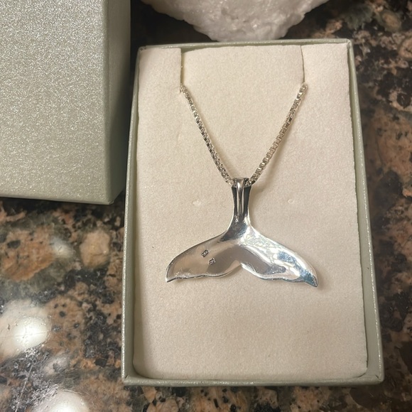 Sterling Silver Elegant Silver Whale Tail Pendant. Retail 188.00 NWT - Picture 5 of 7